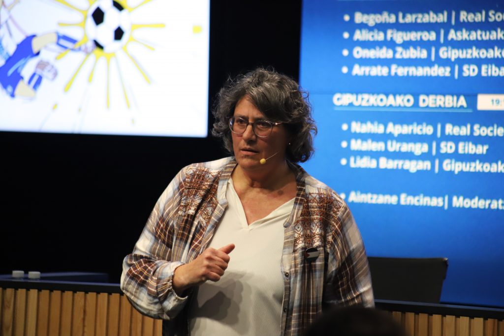 Womens Group, Gipuzkoa, Red, Femmes,