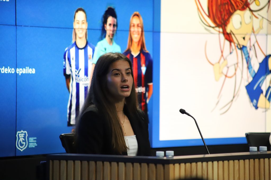 Womens Group, Gipuzkoa, Red, Femmes,