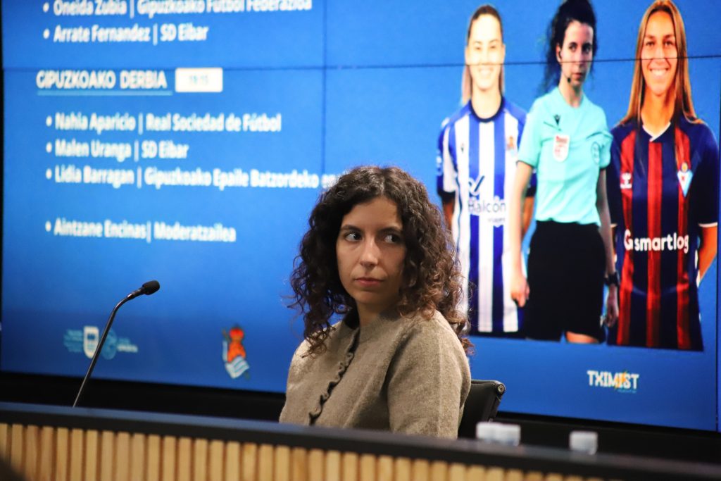 Womens Group, Gipuzkoa, Red, Femmes,