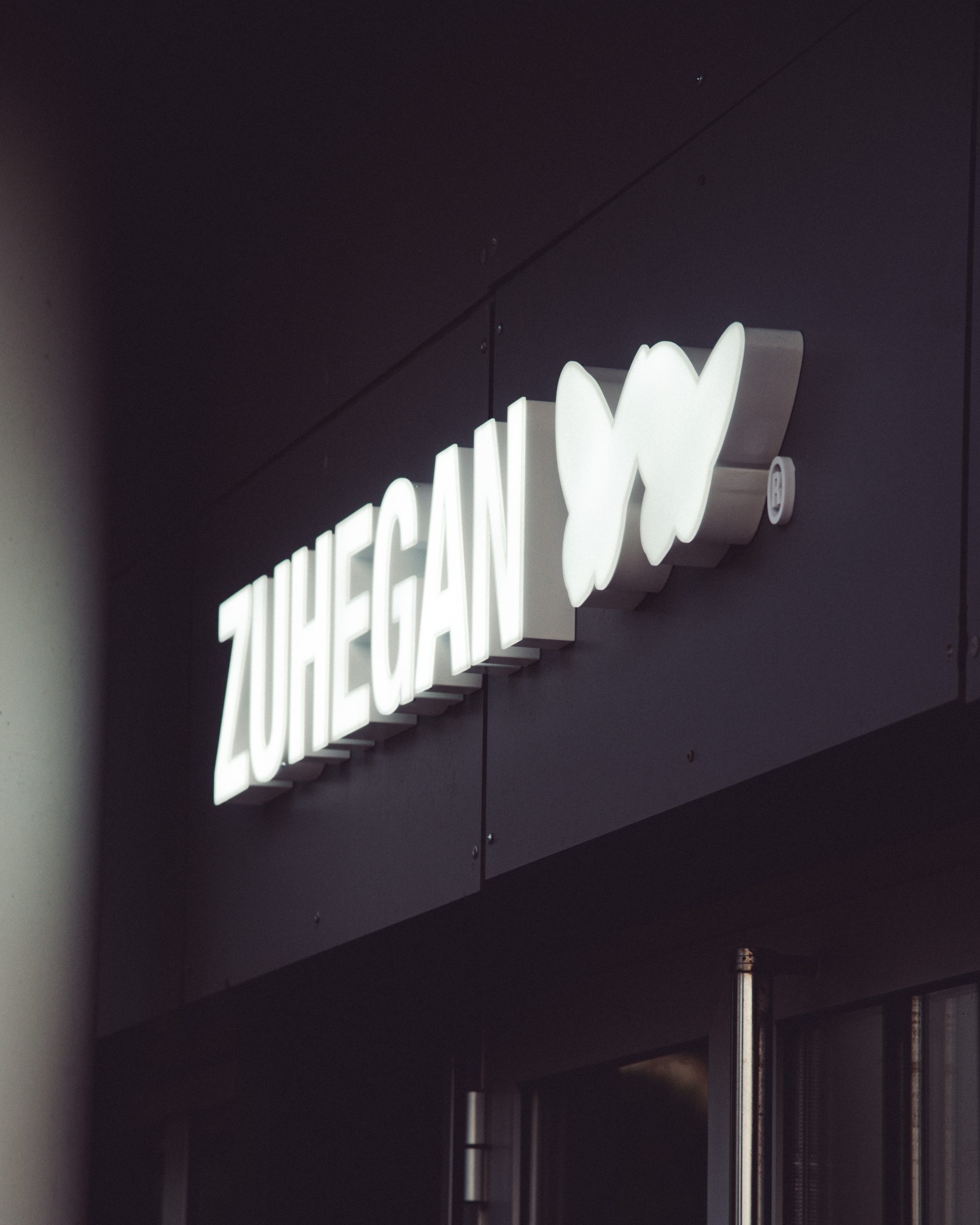 zuhegan centre center zentrua centro